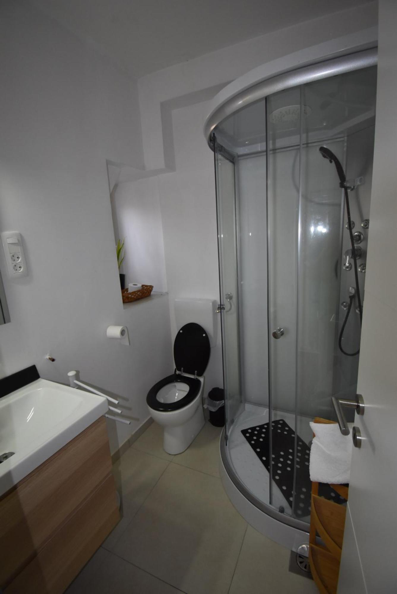 Apartments Free Alps, Massage & Wine Bovec Esterno foto