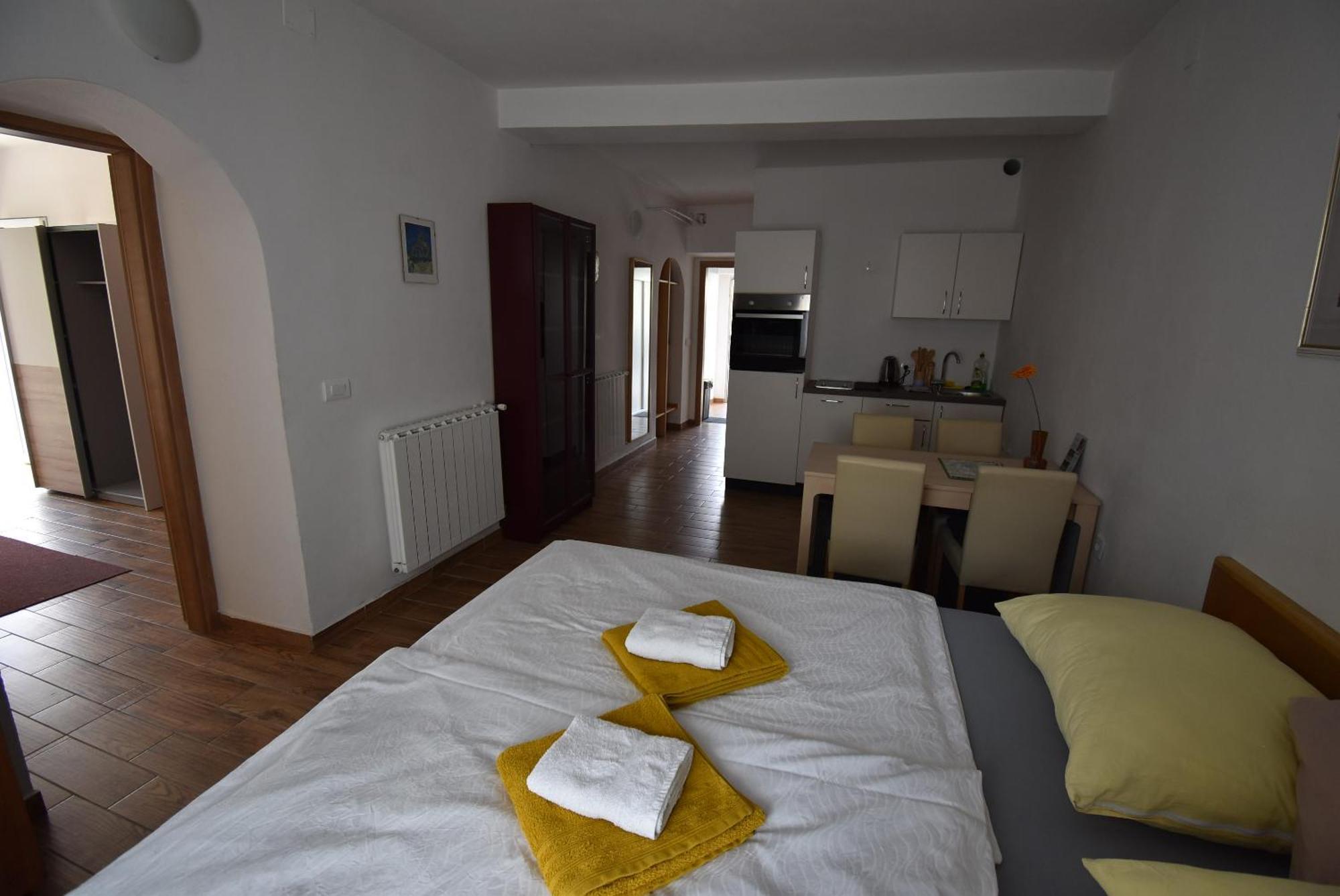 Apartments Free Alps, Massage & Wine Bovec Esterno foto