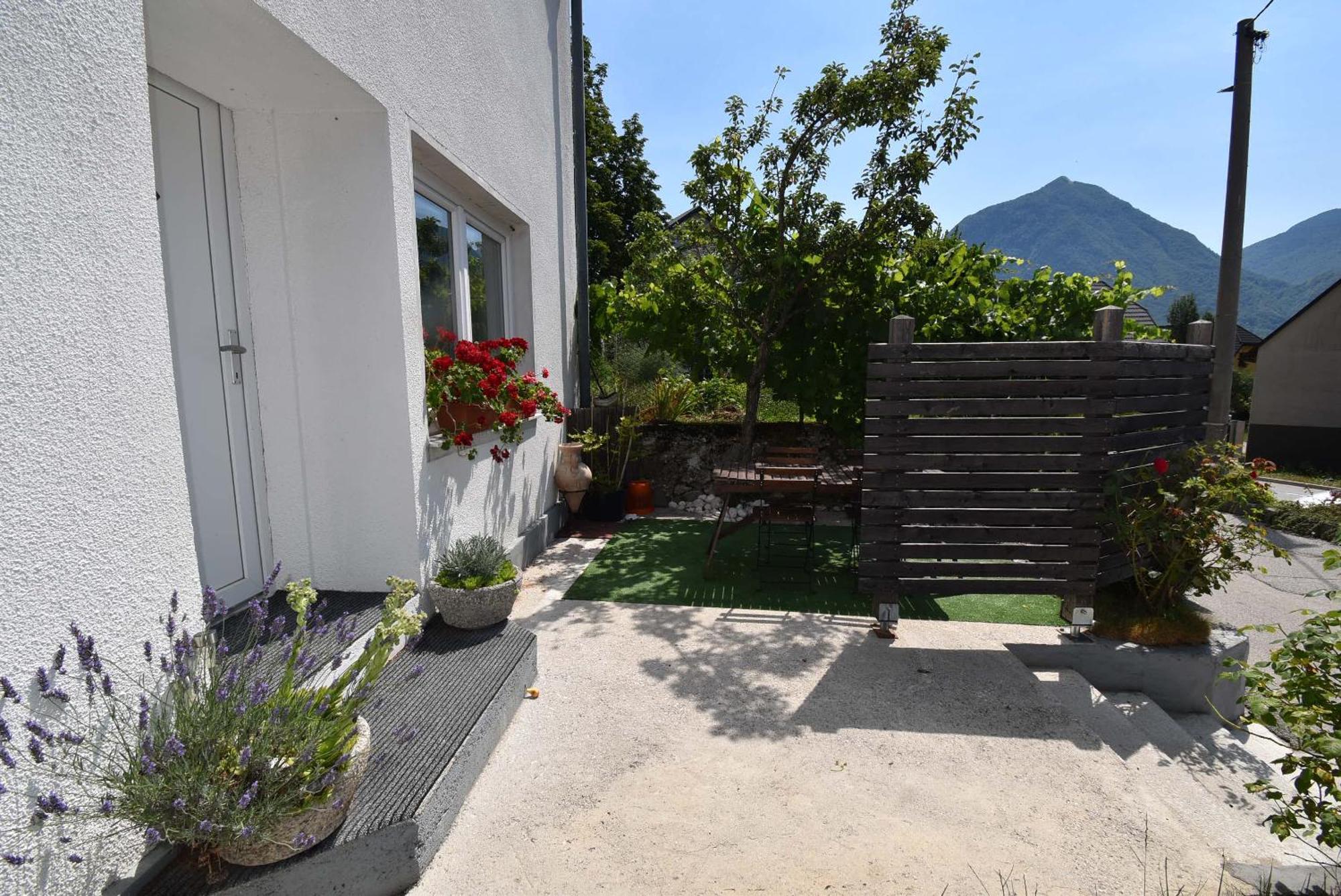 Apartments Free Alps, Massage & Wine Bovec Esterno foto